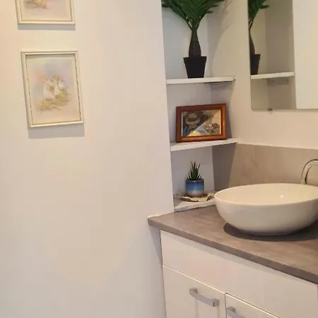 Apartment Joli T1 Bis Fonctionnel A